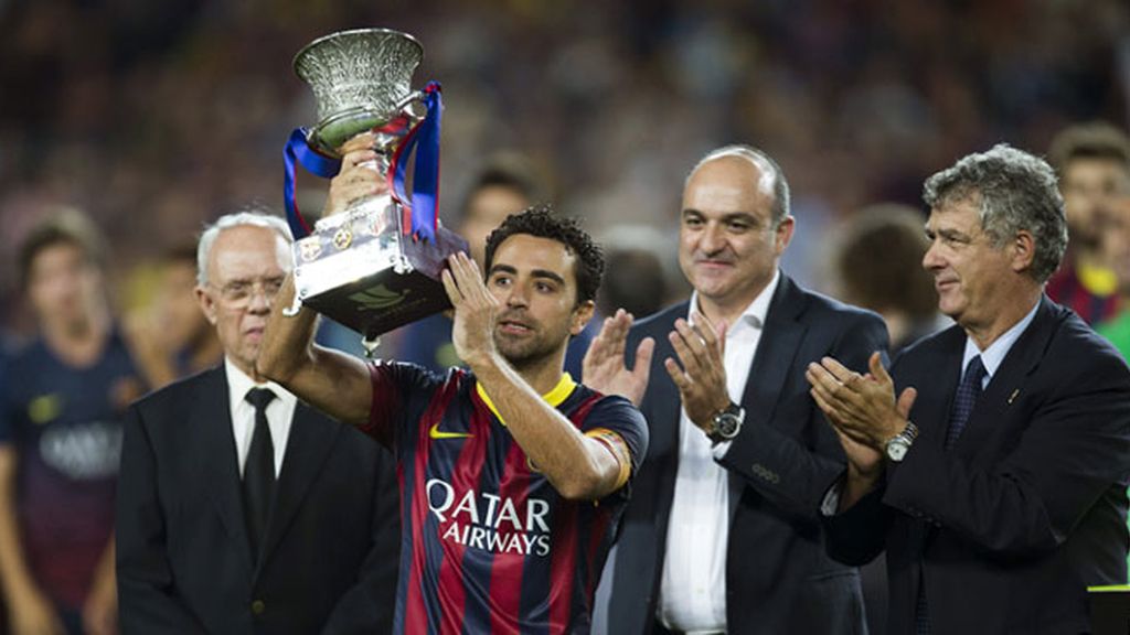 El Barça levanta el primer título de la temporada