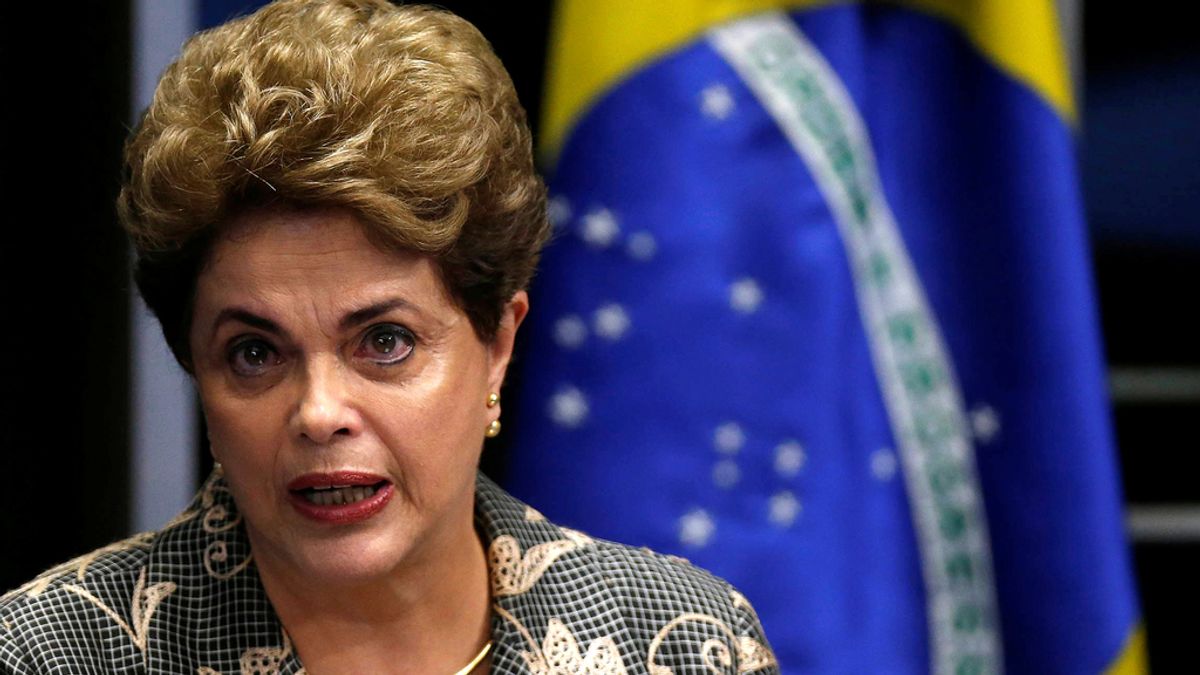 Rousseff defiende su inocencia y advierte de que está en juego "la democracia