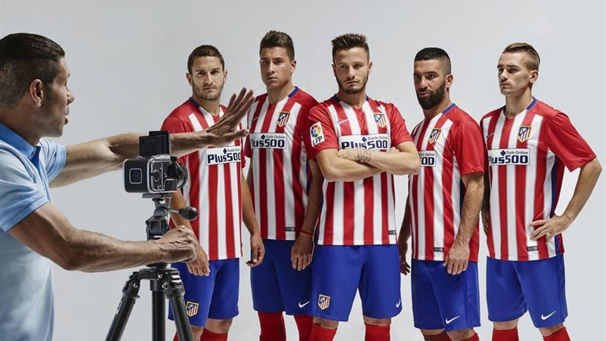 El Atlético de Madrid homenajea al 'Doblete' en su nueva equipación