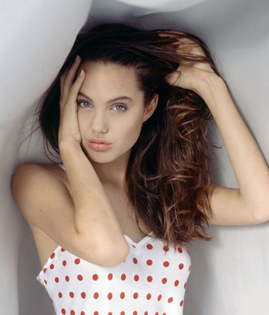 Nuevas imágenes de Angelina Jolie adolescente
