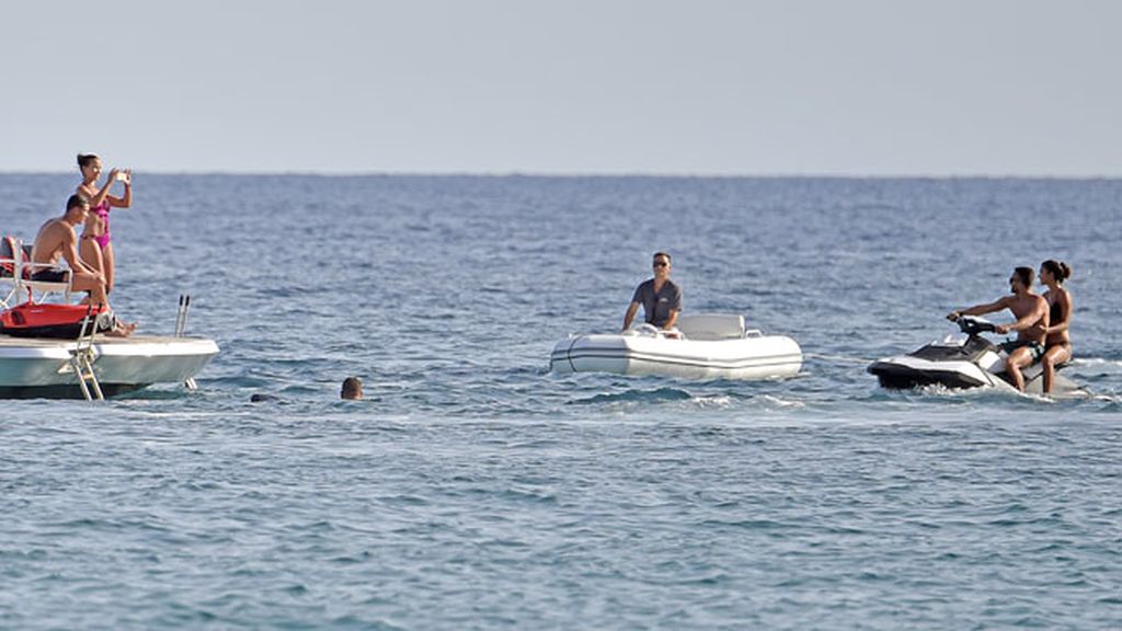 Se recupera de su lesión con su inseparable Ricardo Regufe y compañía