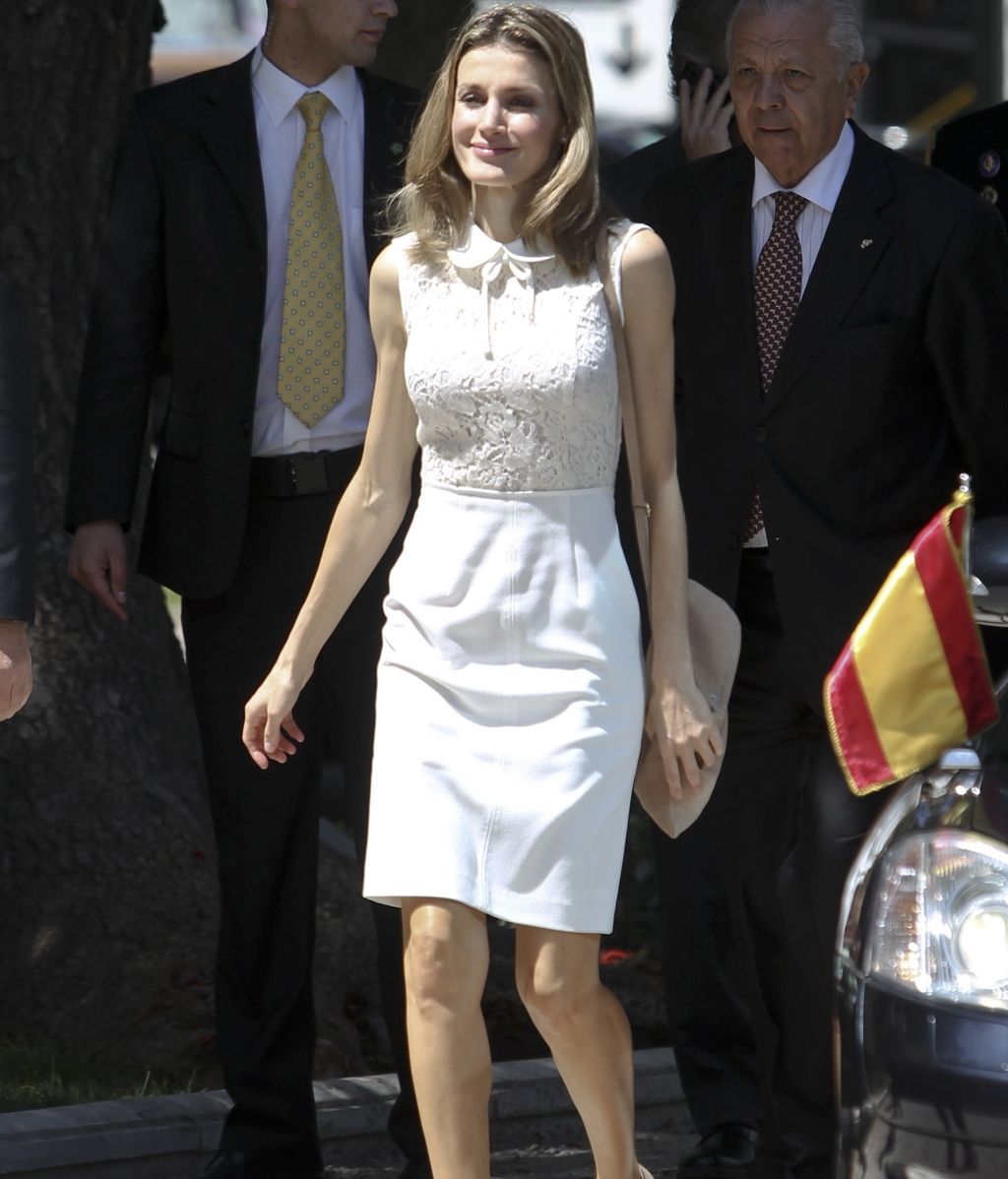 Famosas de blanco nuclear, ¿iluminadas o estrelladas?