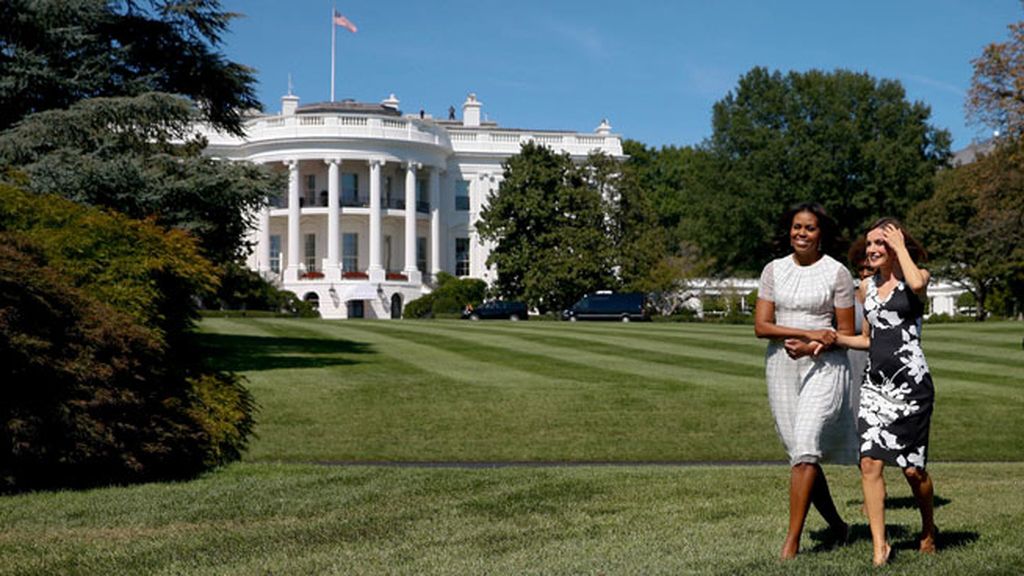 Vestido de neopreno, tacones traicioneros... El 'look' de Letizia en la Casa Blanca