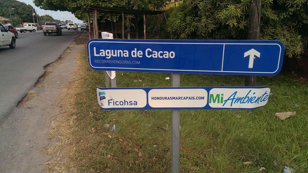 Foto cartel Honduras Laguna de Cacao
