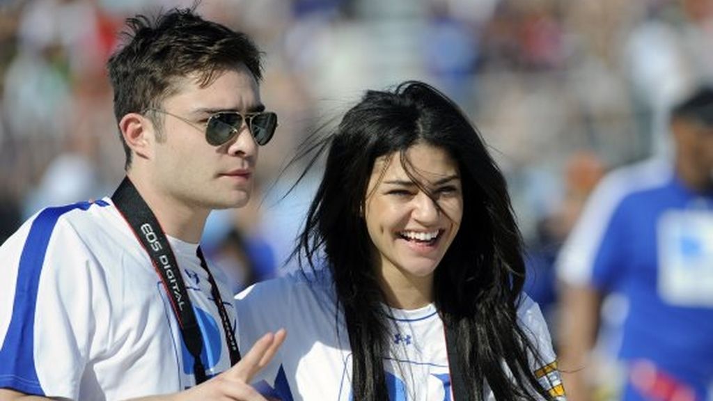 ¿Qué le pasa al pelo de Jessica Szohr?