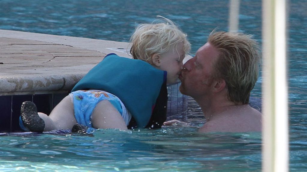 Boris Becker haciendo deporte con Elías