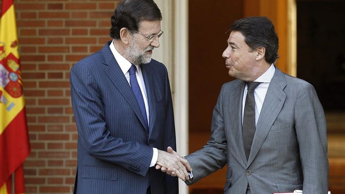 Mariano Rajoy recibe al presidente de la comunidad de Madrid, Ignacio González