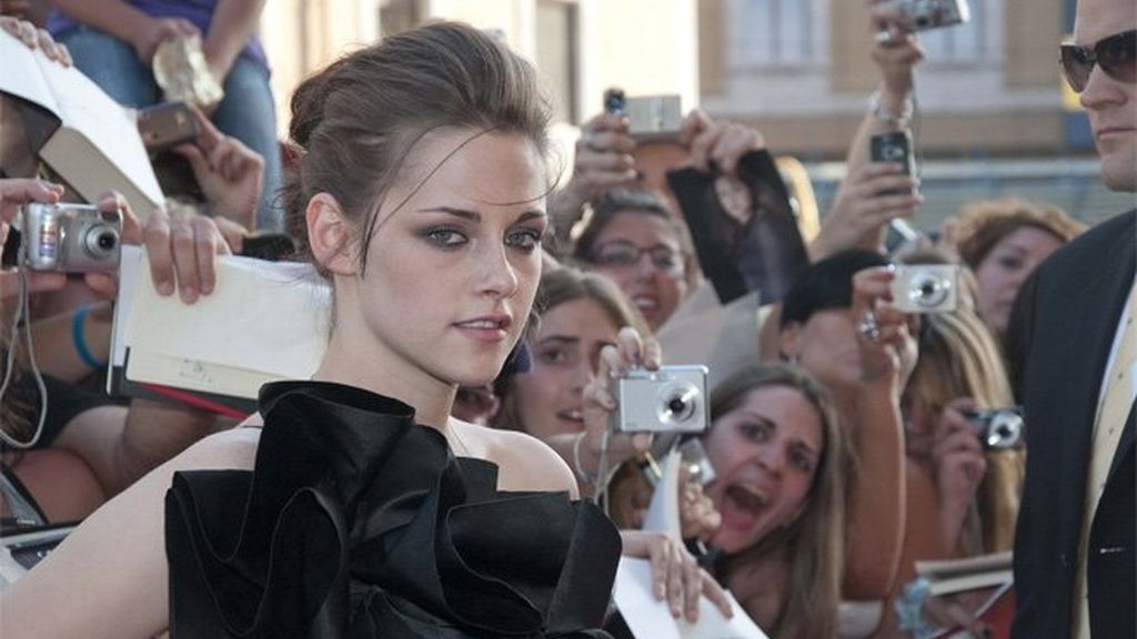 Dilema: ¿Kristen Stewart fashion o emo?