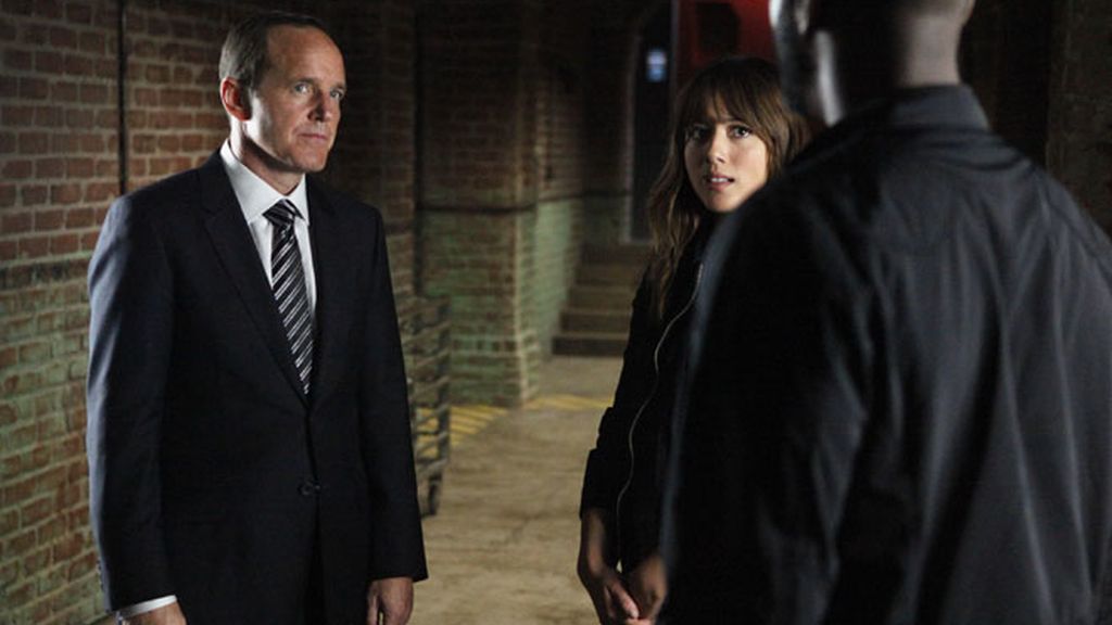 Primeras fotos de los capítulos 'Sombras' y 'Pesada es la cabeza'