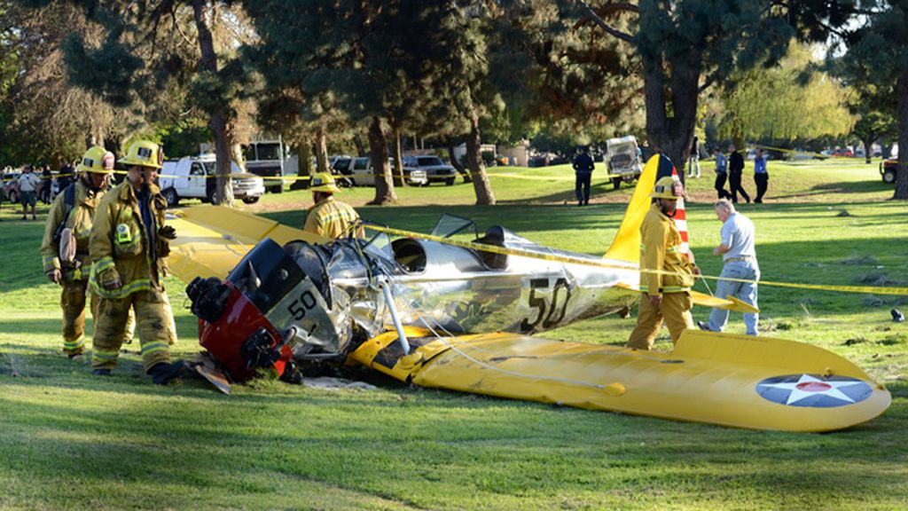 El actor sufre un accidente con una de sus avionetas