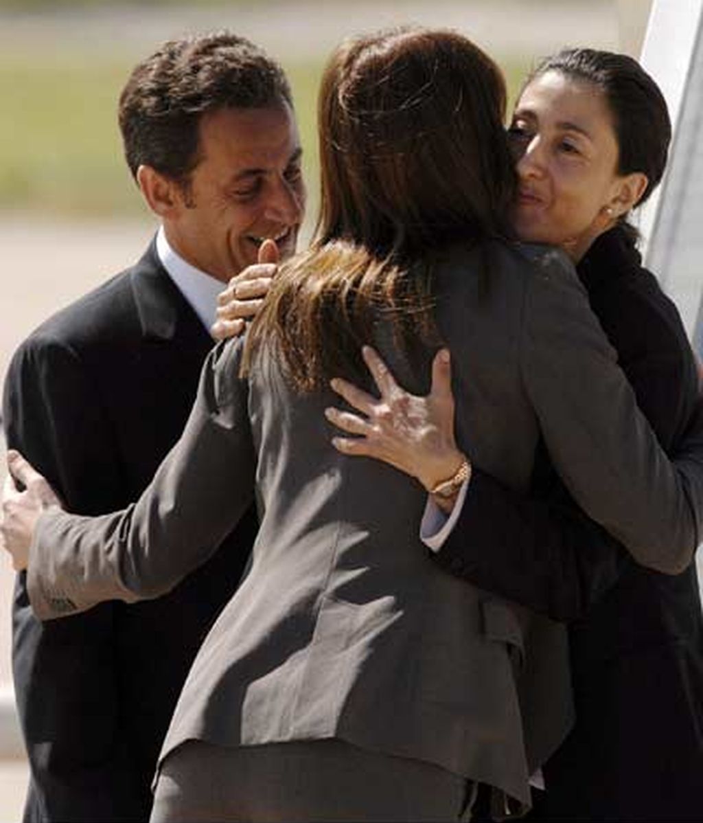 Abrazo a Ingrid Betancourt