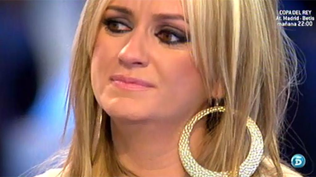 Verónica, la madre de José María, le ha entregado a La Húngara una camiseta con la foto de su hijo