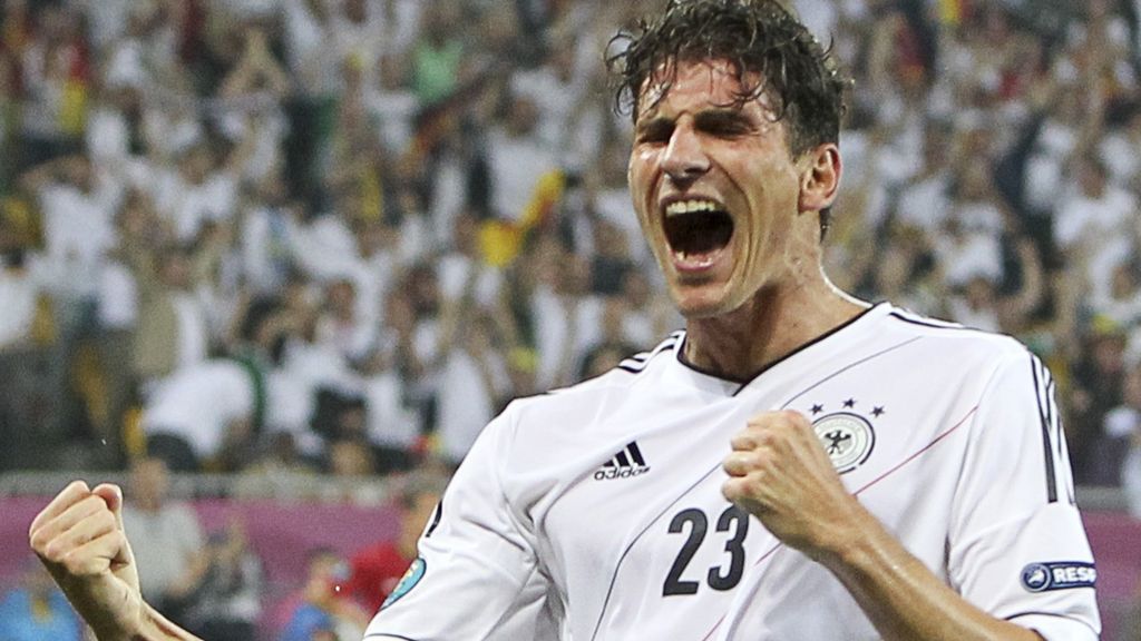 M. Gómez gana la partida a C. Ronaldo