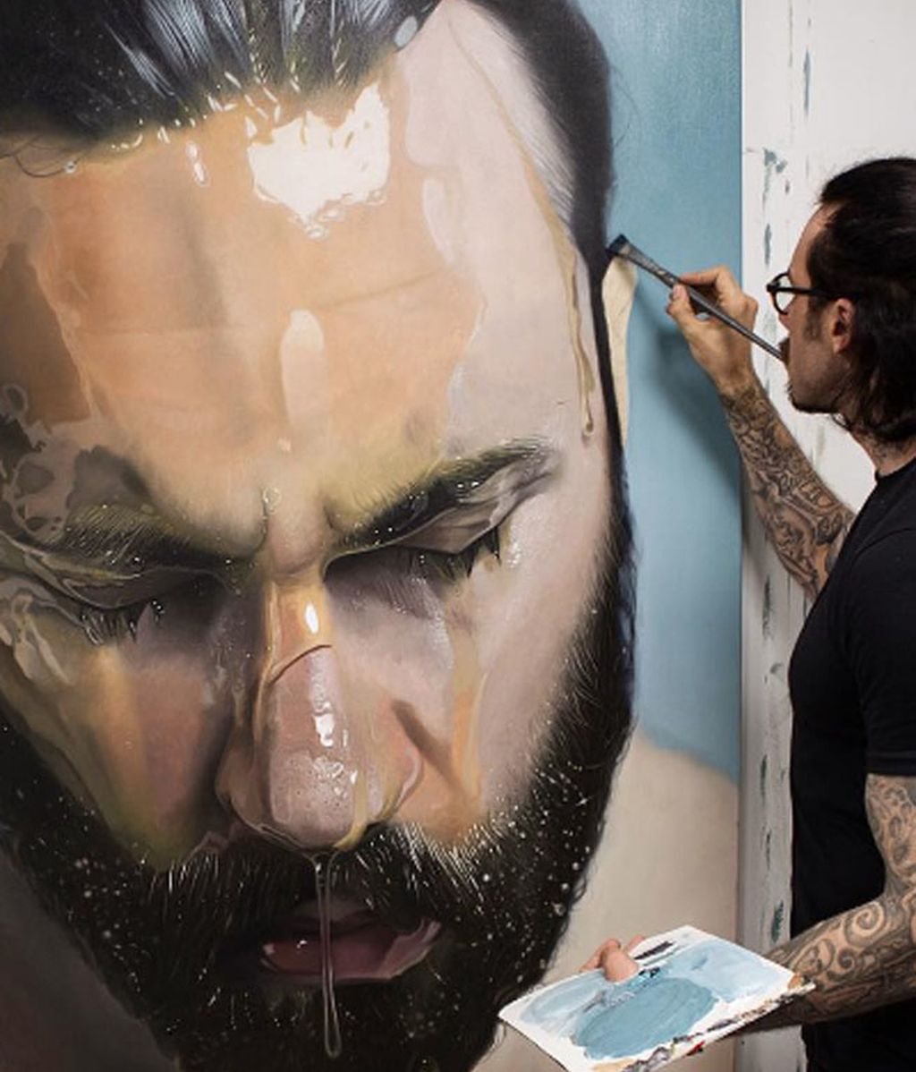 Talento y una técnica muy especial, así son las pinturas de Mike Dargas