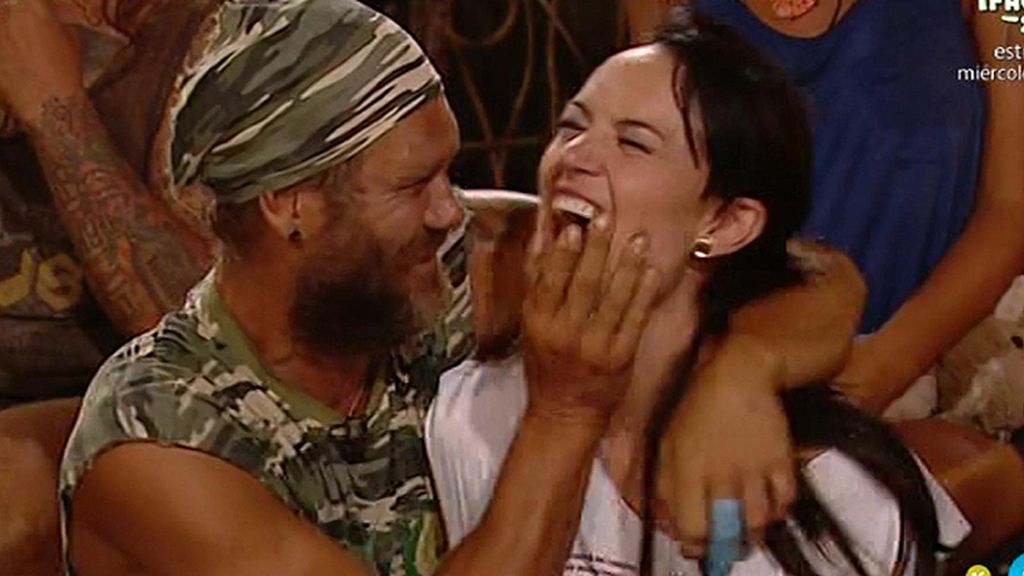 Nacho estalla de felicidad al ver a su mujer