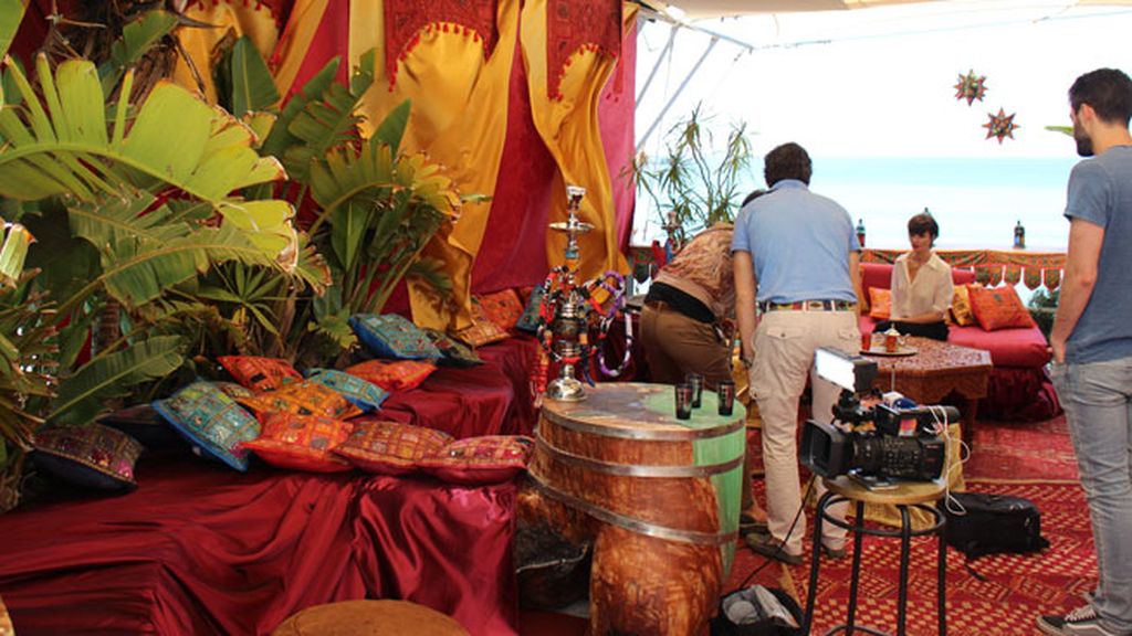 Pistola sobre la mesa, bromas entre secuencia y secuencia...