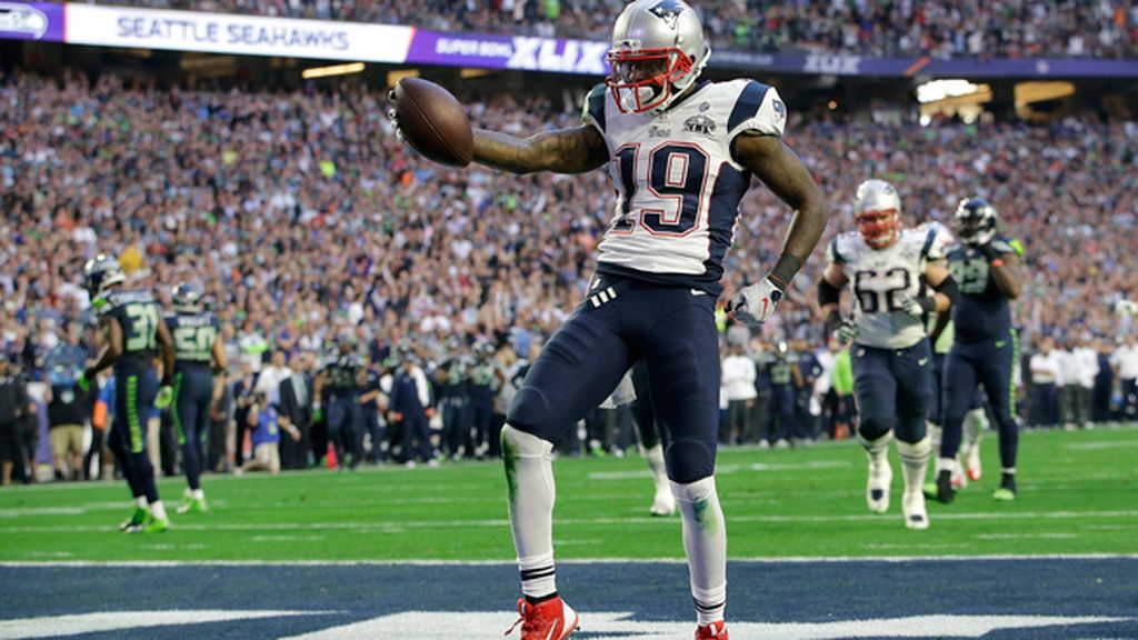 Fuego, leones, surf y victoria de los Patriots
