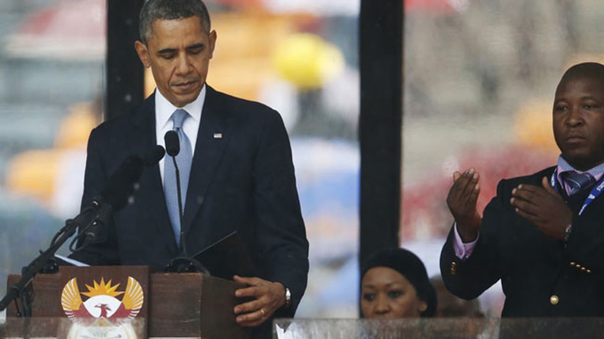 El intérprete durante el discurso de Barack Obama