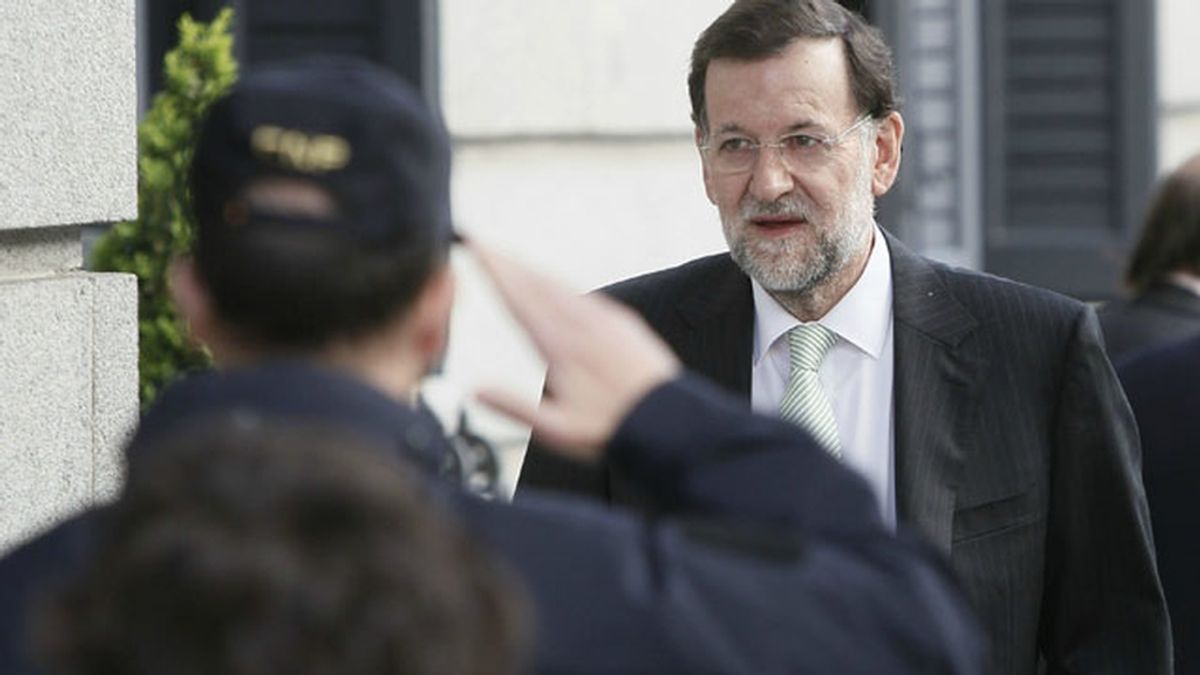 El presidente del Gobierno, Mariano Rajoy, a su llegada al Congreso de los Diputados