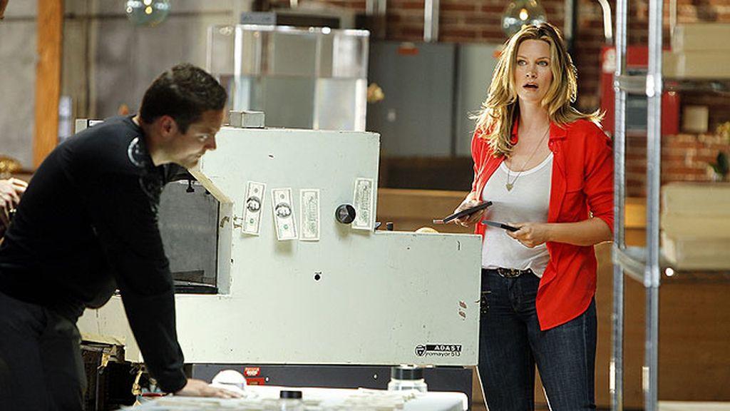 Nueva C.S.I Miami: 'Contramedidas' T10x01'