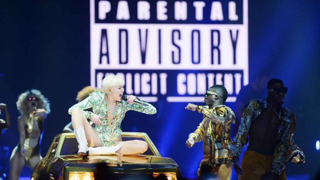 Miley vuelve con su espectáculo no apto para todos los públicos