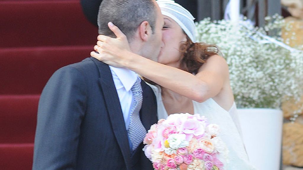 La boda de Andrés Iniesta y Anna Ortiz: veraniega, culé y tuiteada