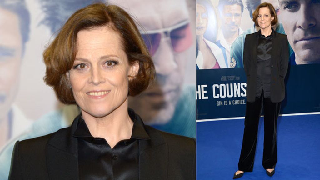 La actriz Sigourney Weaver acudió vestida de negro