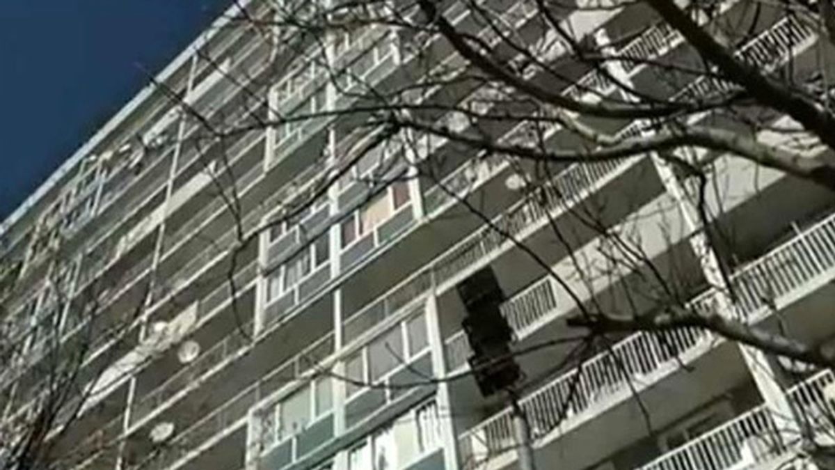 Encuentran a cuatro “niños salvajes” en un apartamento en París