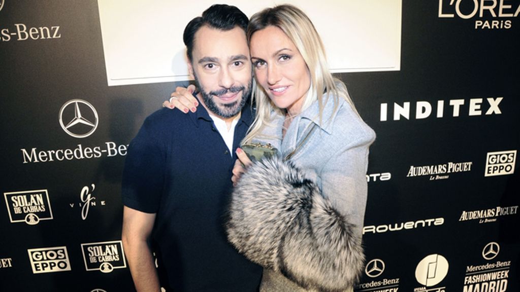 En el backstage con Juanjo Oliva y sus modelos