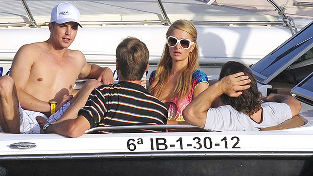 La diva es la anfitriona de fiesta 'Foam&Diamonds'