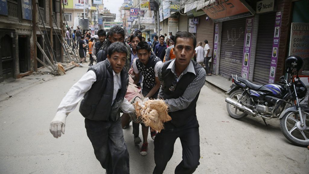 Un terremoto de 7,9 grados en la escala Ritcher sacude Nepal