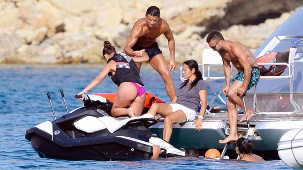 Se recupera de su lesión con su inseparable Ricardo Regufe y compañía