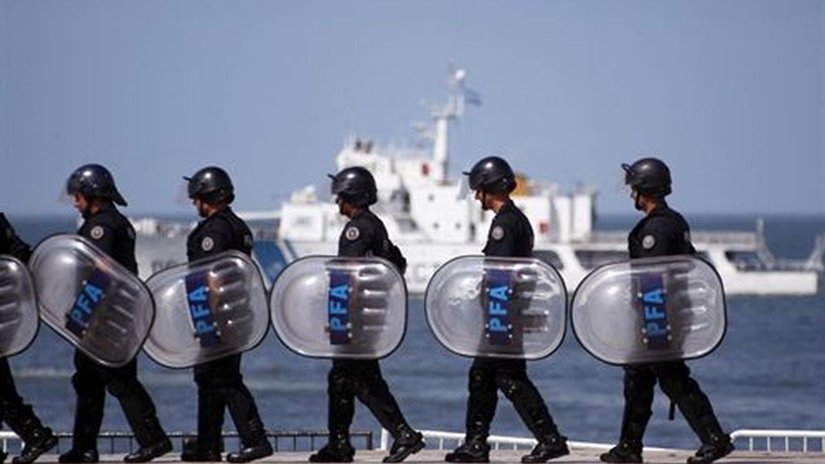 Las amenazas de huelga policial dejan en alerta tres provincias en Argentina