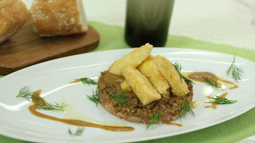 Tártaro de salmón con espárragos de Navarra de 'Robin Food'