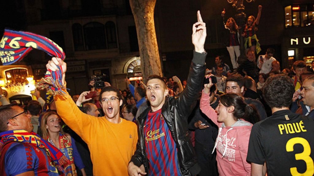 El alirón blaugrana inunda la plaza de Canaletas