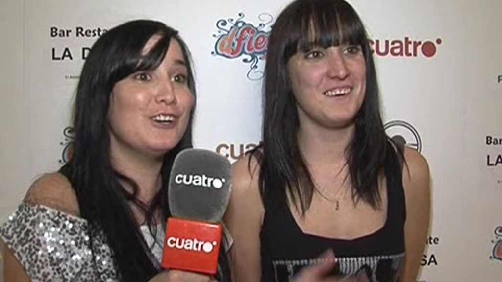 Las gemelas de Pekín 1 en la ´kedada´ para ver la final