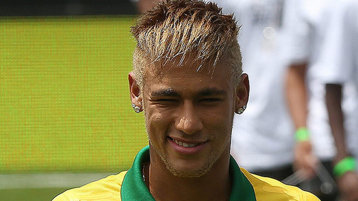 Neymar confirma su fichaje por el FC Barcelona