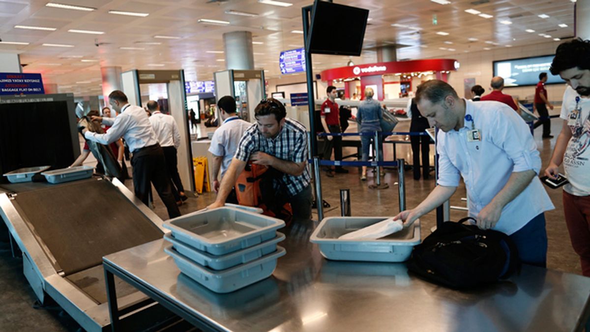 El aeropuerto Ataturk de Estambul comienza a operar