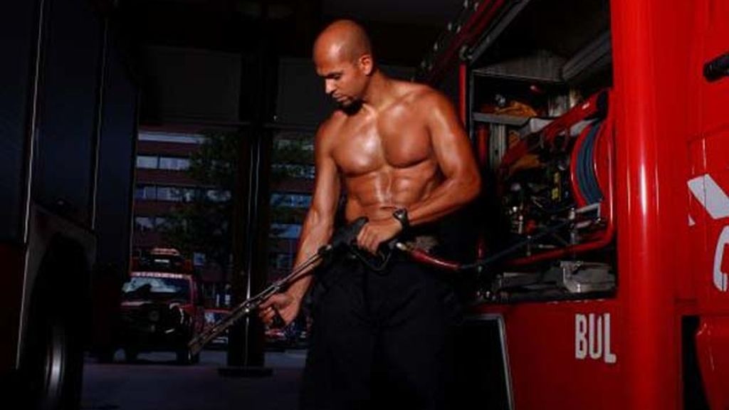 Calendario 2010 de los bomberos de Tenerife