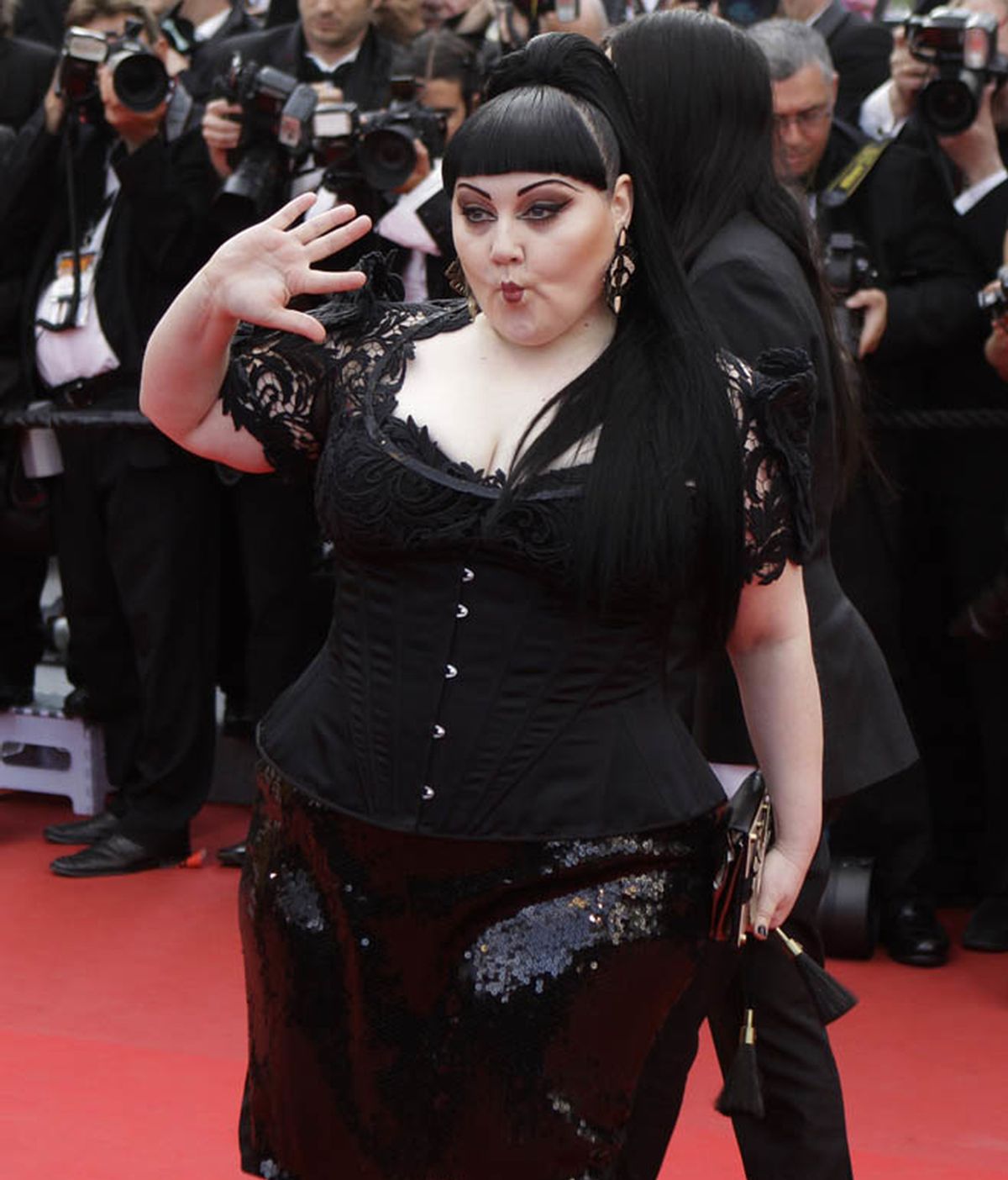 Beth Ditto demuestra que los kilos de más pueden quedar divinamente