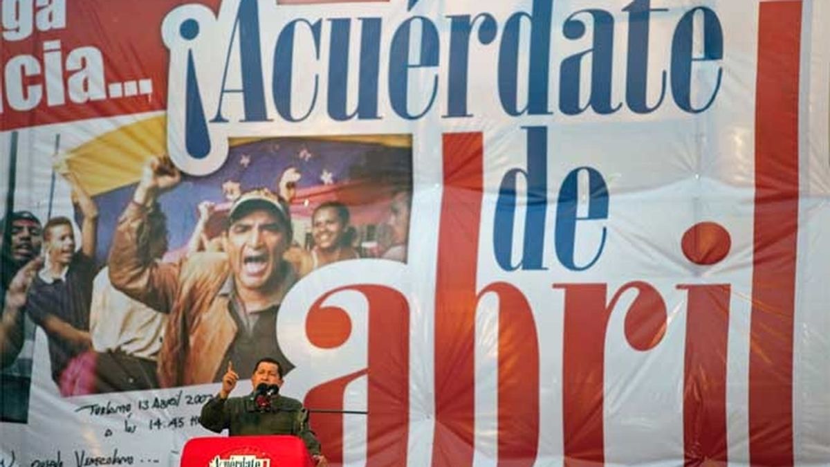 Hugo Chávez en la celebración del séptimo aniversario de su mandato tras el golpe de Estado de 2002