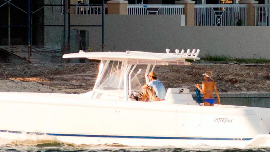 Enrique Iglesias y Anna Kournikova ejercen de capataces de su nuevo hogar de Miami