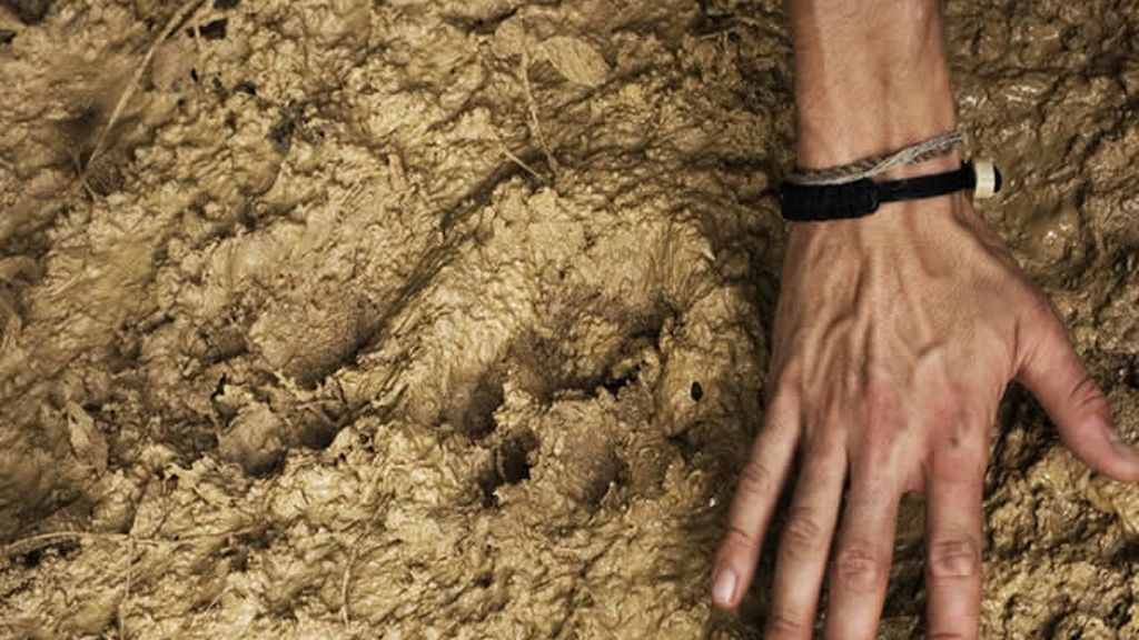 La mano de Bear Grylls