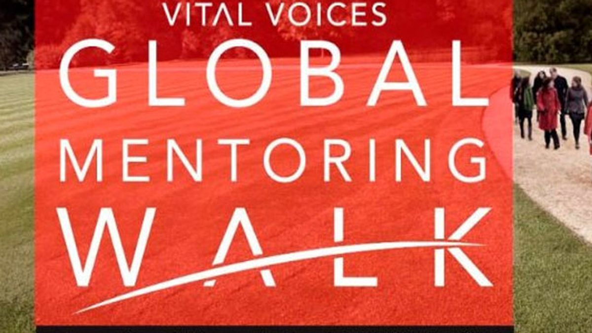Mujeres de todo el mundo realizan un 'Mentoring Walk' con motivo del Día de la Mujer