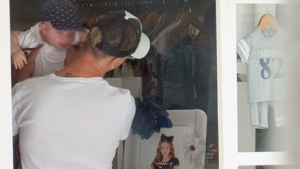 Las primeras vacaciones de Enzo, el hijo de Guti y Romina, en  Ibiza