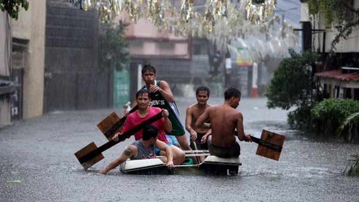 Las autoridades elevaron a 224 la cifra de fallecidos confirmados en inundaciones y corrimientos de tierra y se desconoce la suerte de otras 374 víctimas. Las autoridades elevaron a 224 la cifra de fallecidos confirmados en inundaciones y corrimientos de tierra y se desconoce la suerte de otras 374 víctimas.