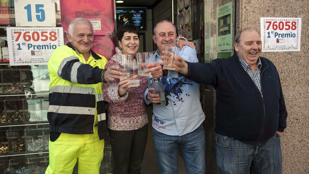 Un punto mixto de loterías de Denio vende un décimo del 76058, agraciado con el Gordo