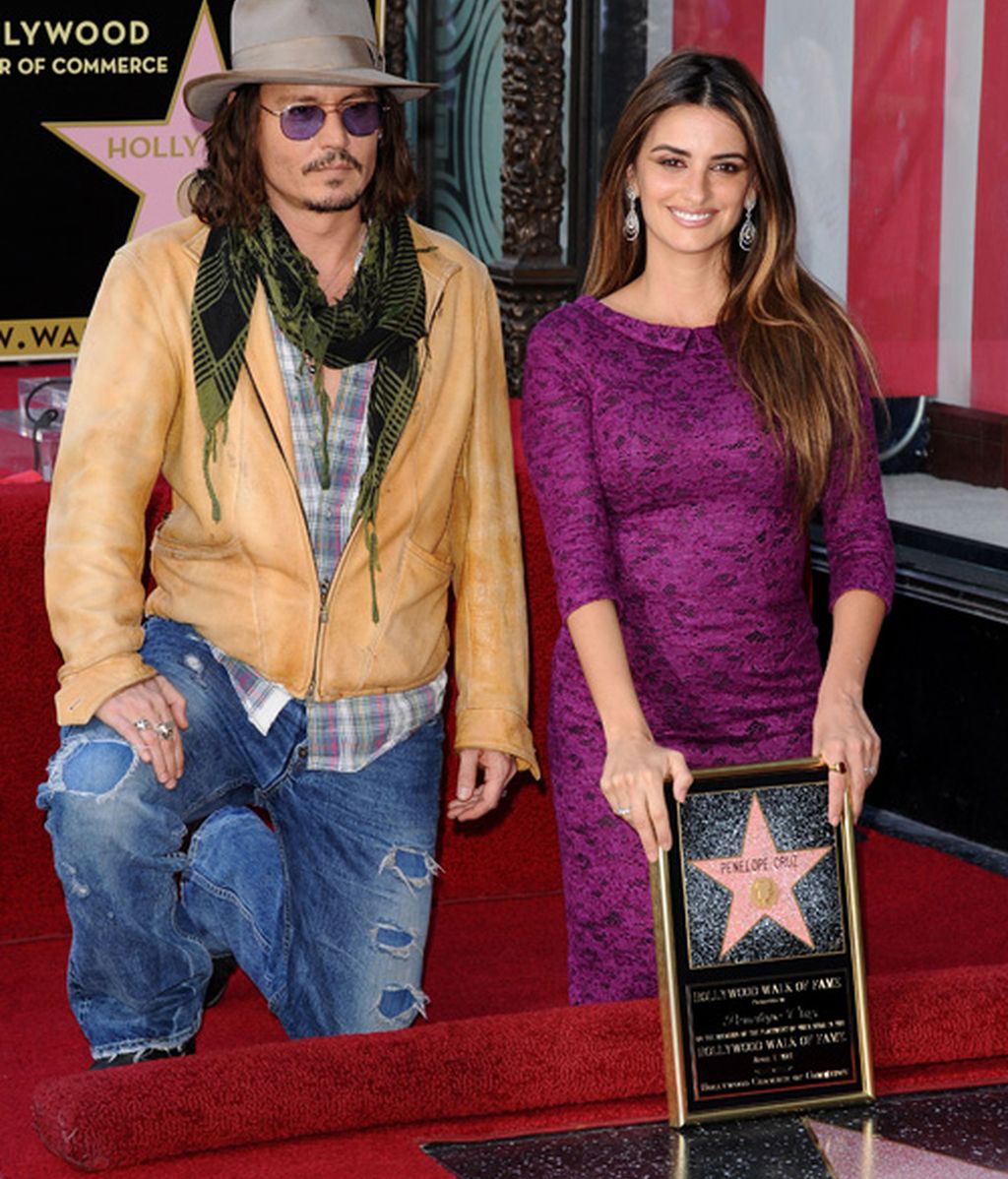 Penélope Cruz recibe su estrella de la fama sin Leonardo