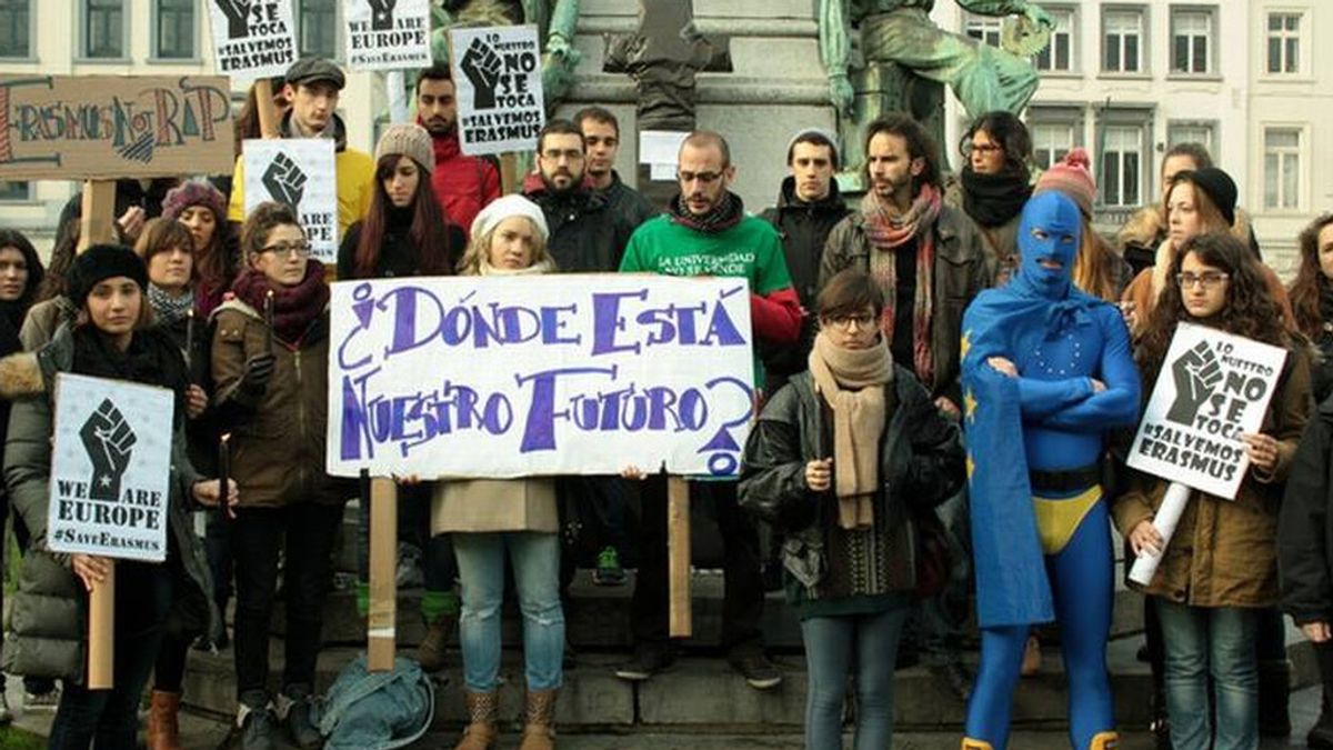 Alumnos Erasmus protestan contra los recortes de las becas