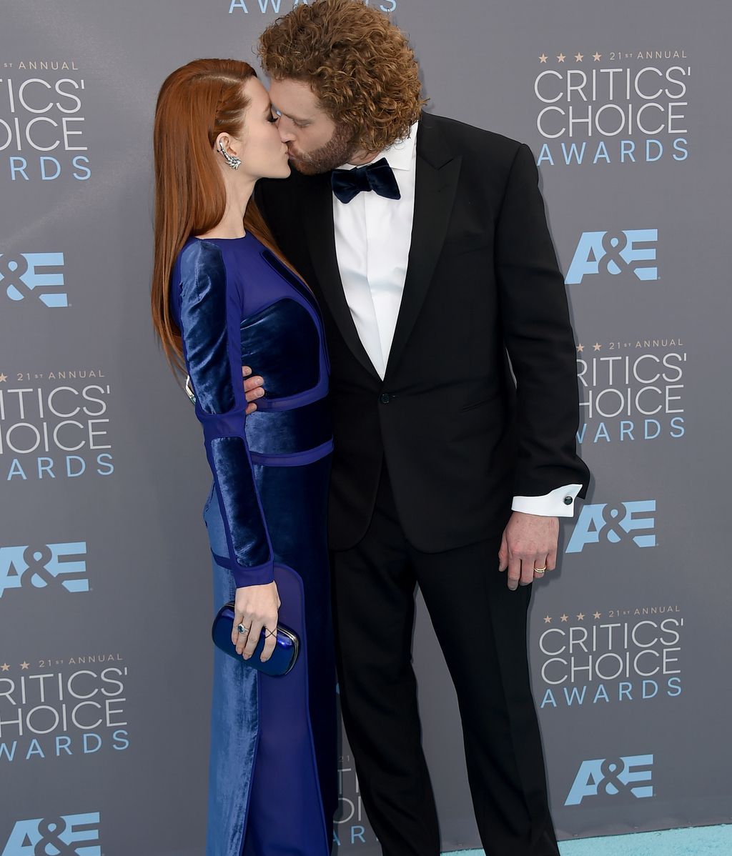 T. J. Miller y Kate Gorney